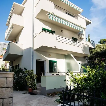 2605b Apartment Promajna