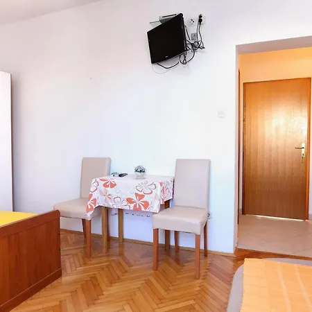 2605b Apartment Promajna